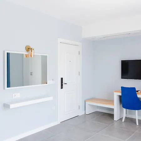 Luvi - Adults Only Hotell 2*