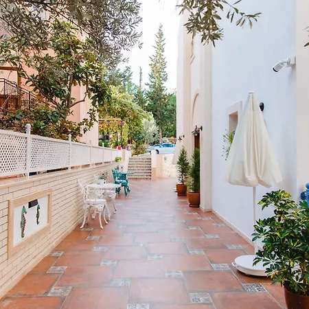 Luvi - Adults Only Hotell