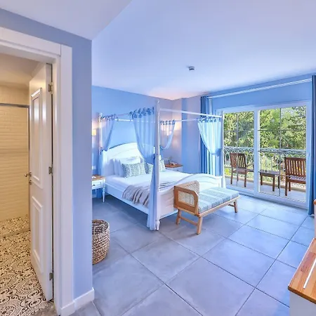 Luvi - Adults Only ホテル カシュ